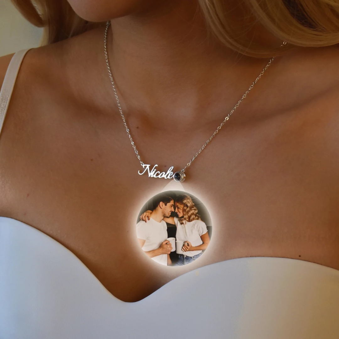 Collar personalizado con proyección